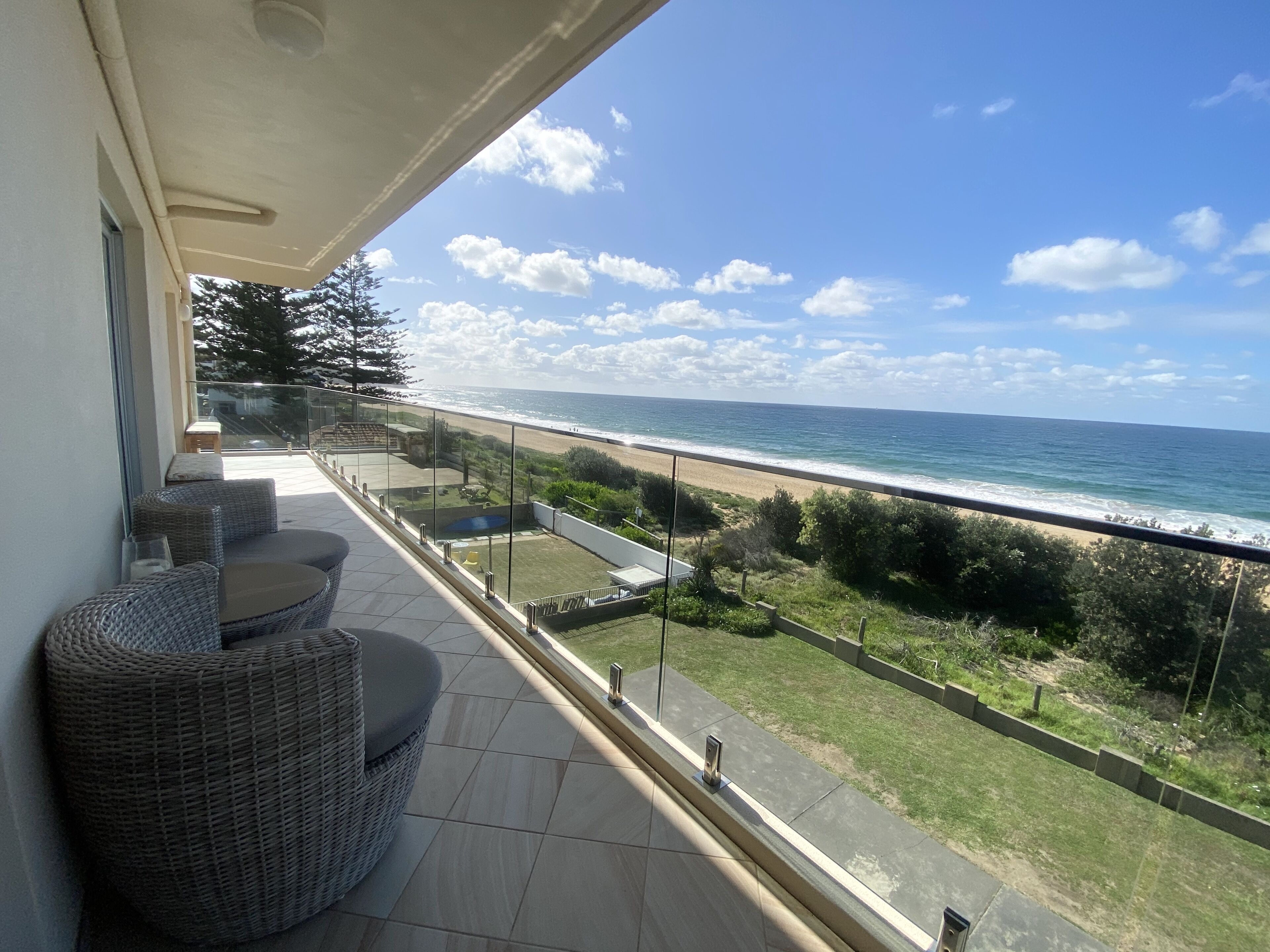 Stunning Beachfront Luxury — image 18