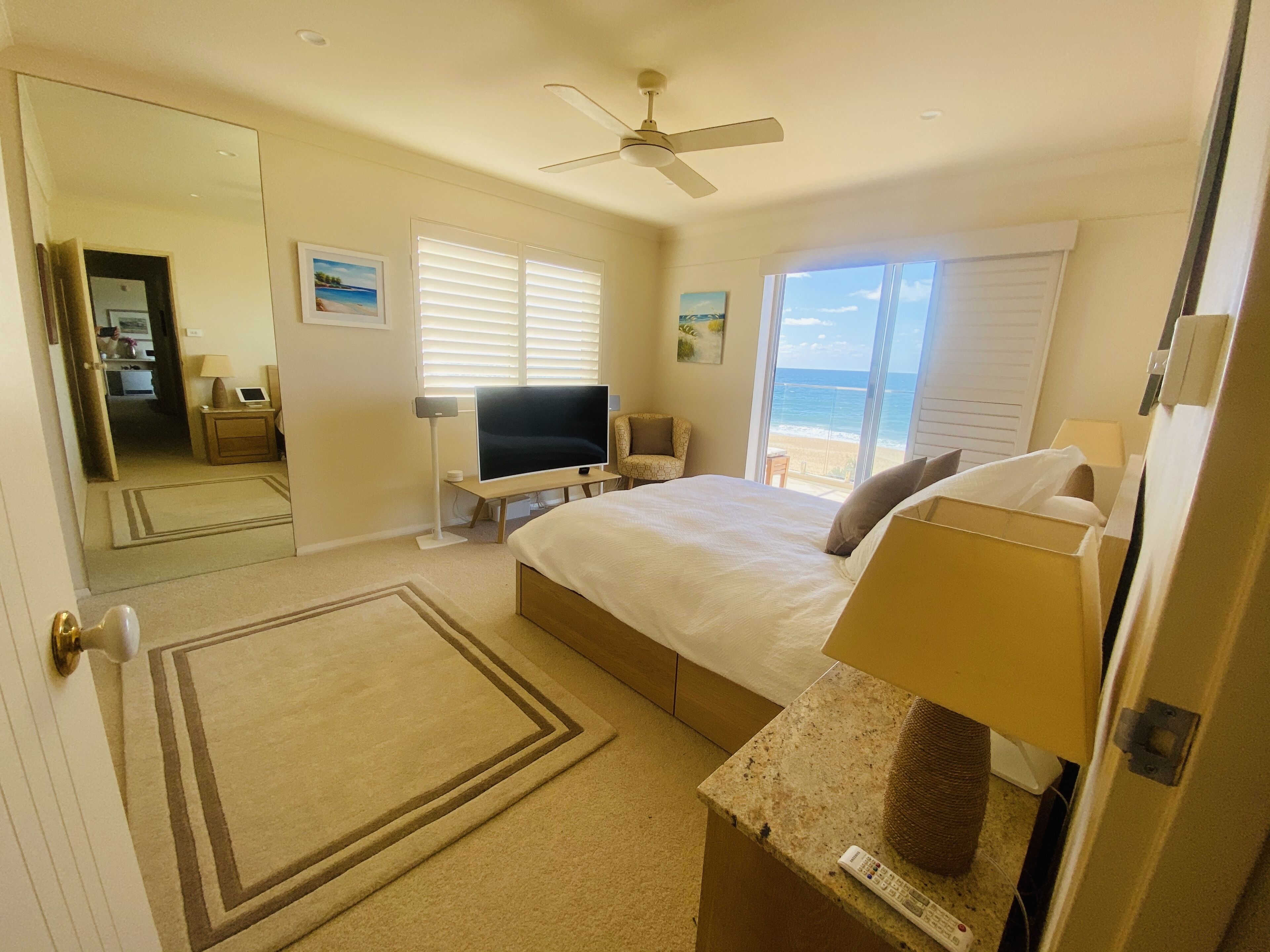 Stunning Beachfront Luxury — image 10