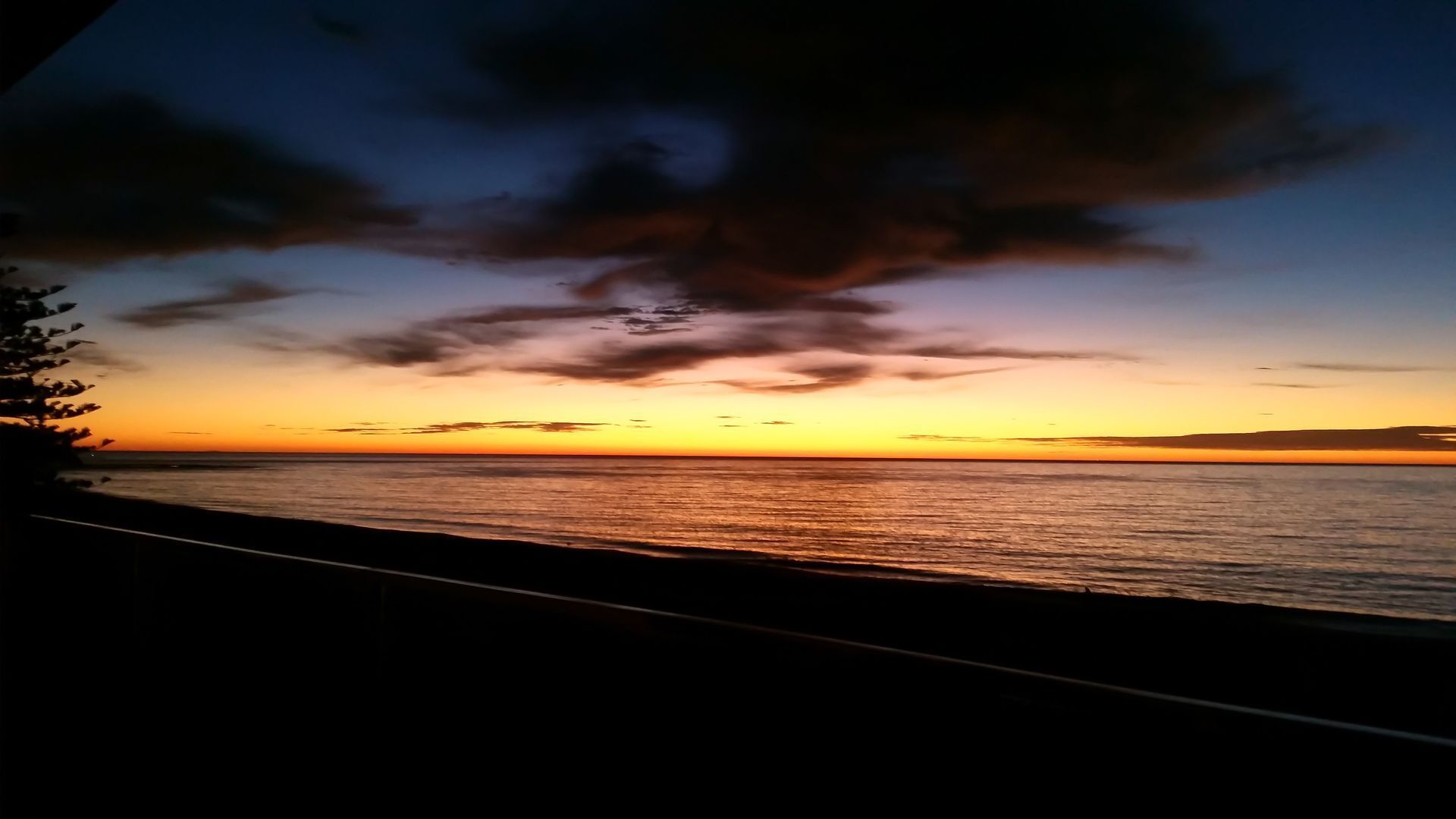 Stunning Beachfront Luxury — image 2