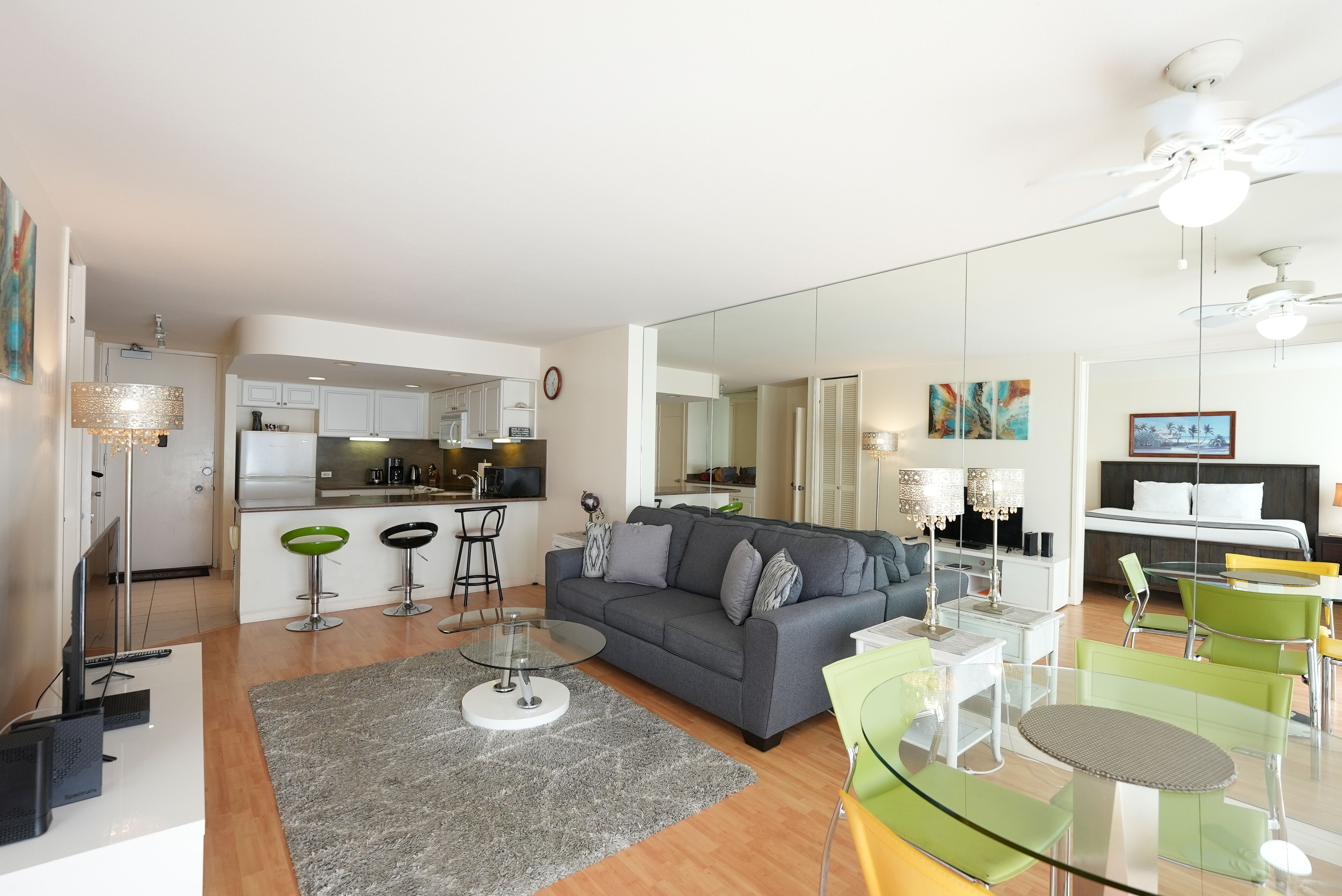 Charming 1Bedroom - Surfing, Sunset, Yacht, Firework Ocean View!