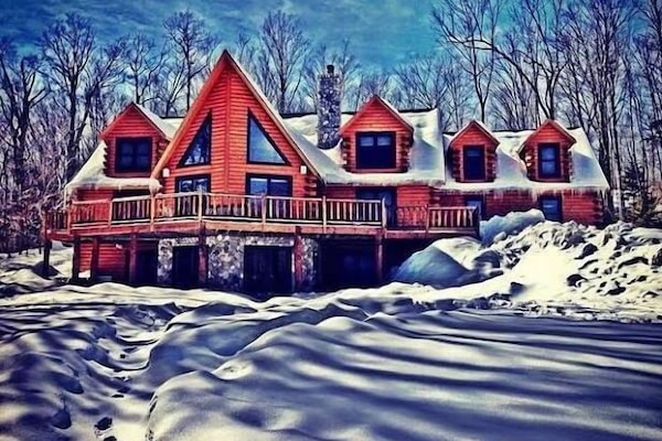 Located in the Okemo Mt. Community, a mile to the base lodge