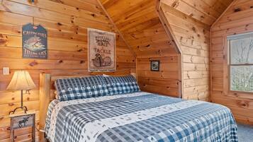 6 bedrooms, in-room safe, desk, travel cot