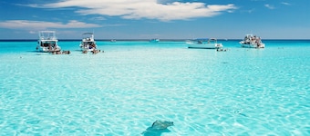 Beach pool House Family Vacation Home.
