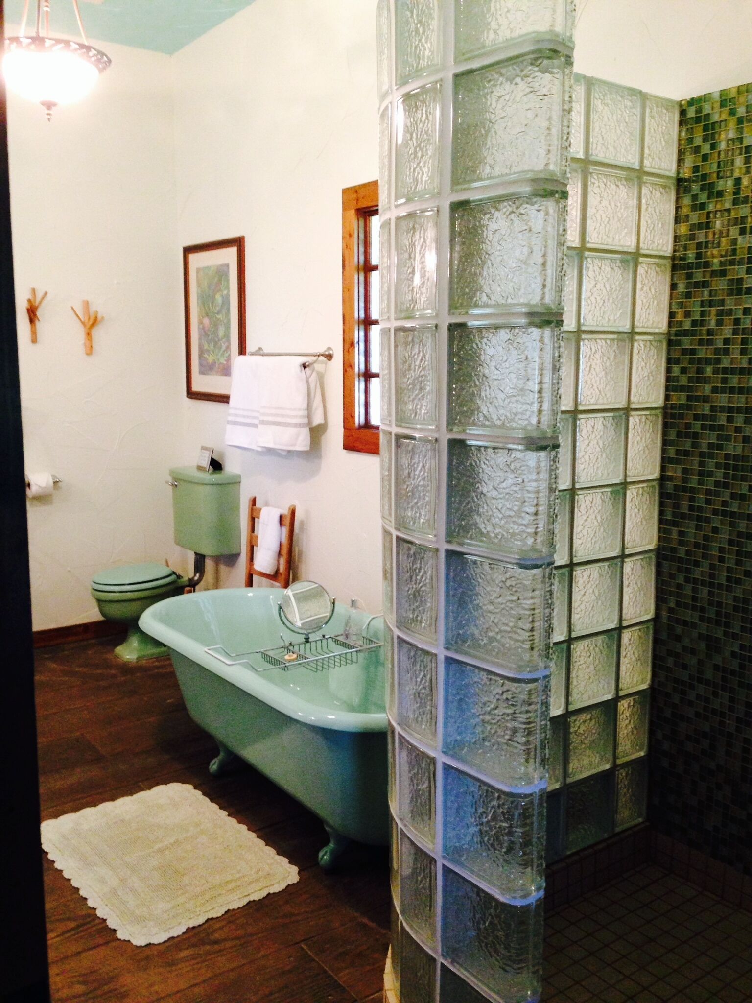 A Romantic, Family And Pet Friendly Guest House.