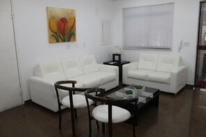 Smart TV, DVD player, stereo