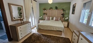 5 Schlafzimmer, Bügeleisen/Bügelbrett, Reisekinderbett, kostenloses WLAN