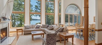 Waterfront Retreat w/ Pool, Hot Tub, Dock & Sand Beach. Relax & enjoy the Rivah!