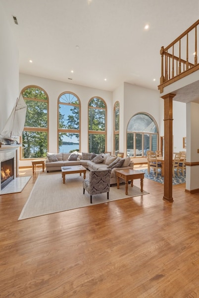 Waterfront Retreat w/ Pool, Hot Tub, Dock & Sand Beach. Relax & enjoy the Rivah!