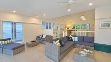 TV connectée, Netflix, lecteur de DVD, jouets