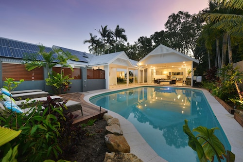 Beach Pavilions     Quintessential Port Douglas Beach House 