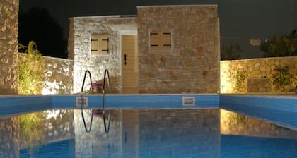 La pintoresca casa de vacaciones de piedra con piscina privada