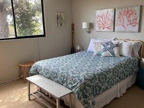 3 室のベッドルーム、デスク、アイロン / アイロン台、旅行用ベビーベッド