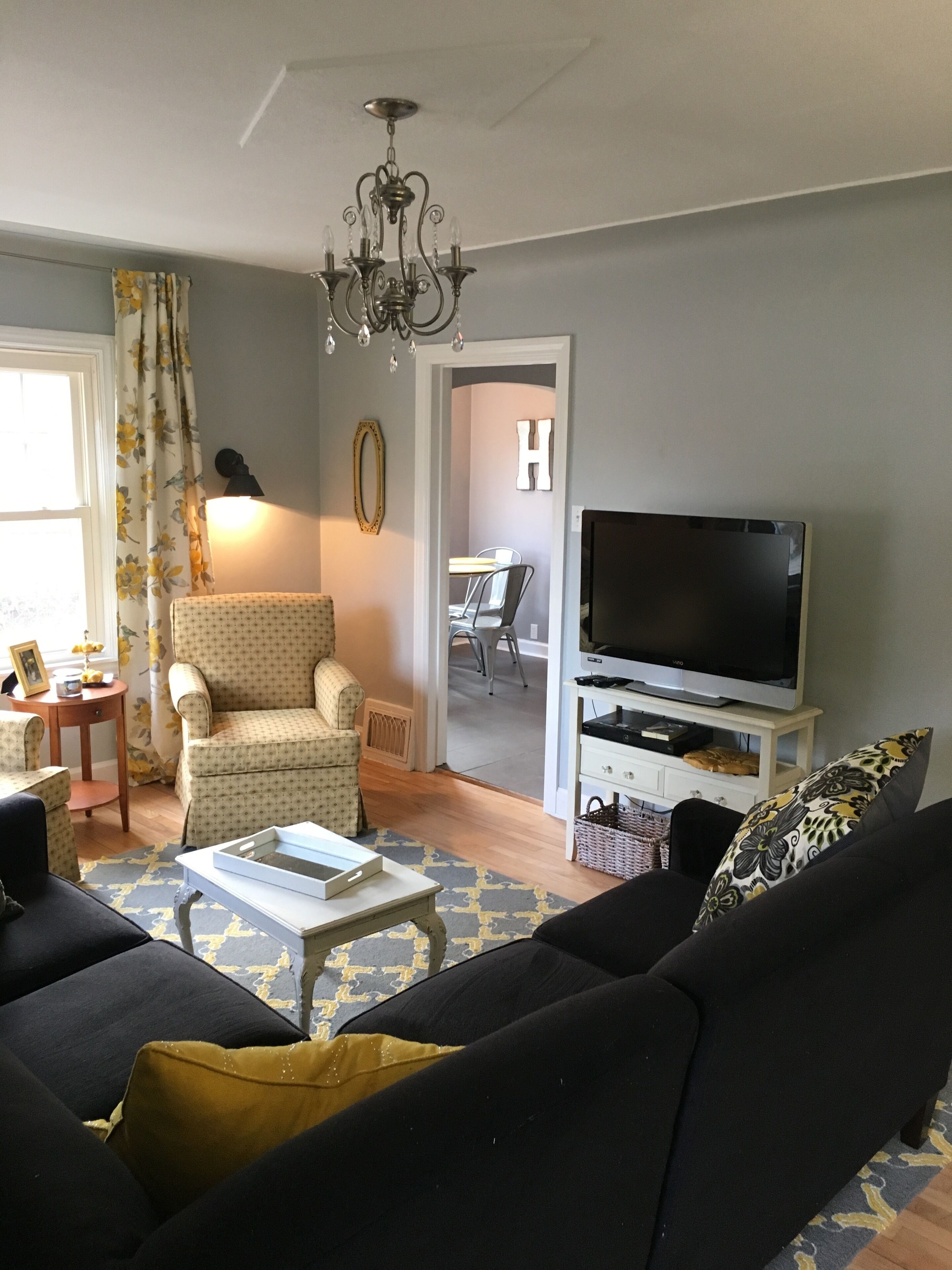 Idyllic Grand Haven Cottage minutes to Lake Michigan and downtown