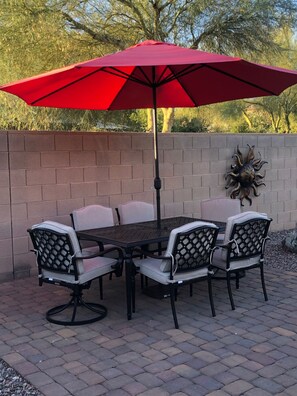 Outdoor dining - Oasis Pool and Backyard!  Johnson Ranch Golf Course  (San Tan Valley)