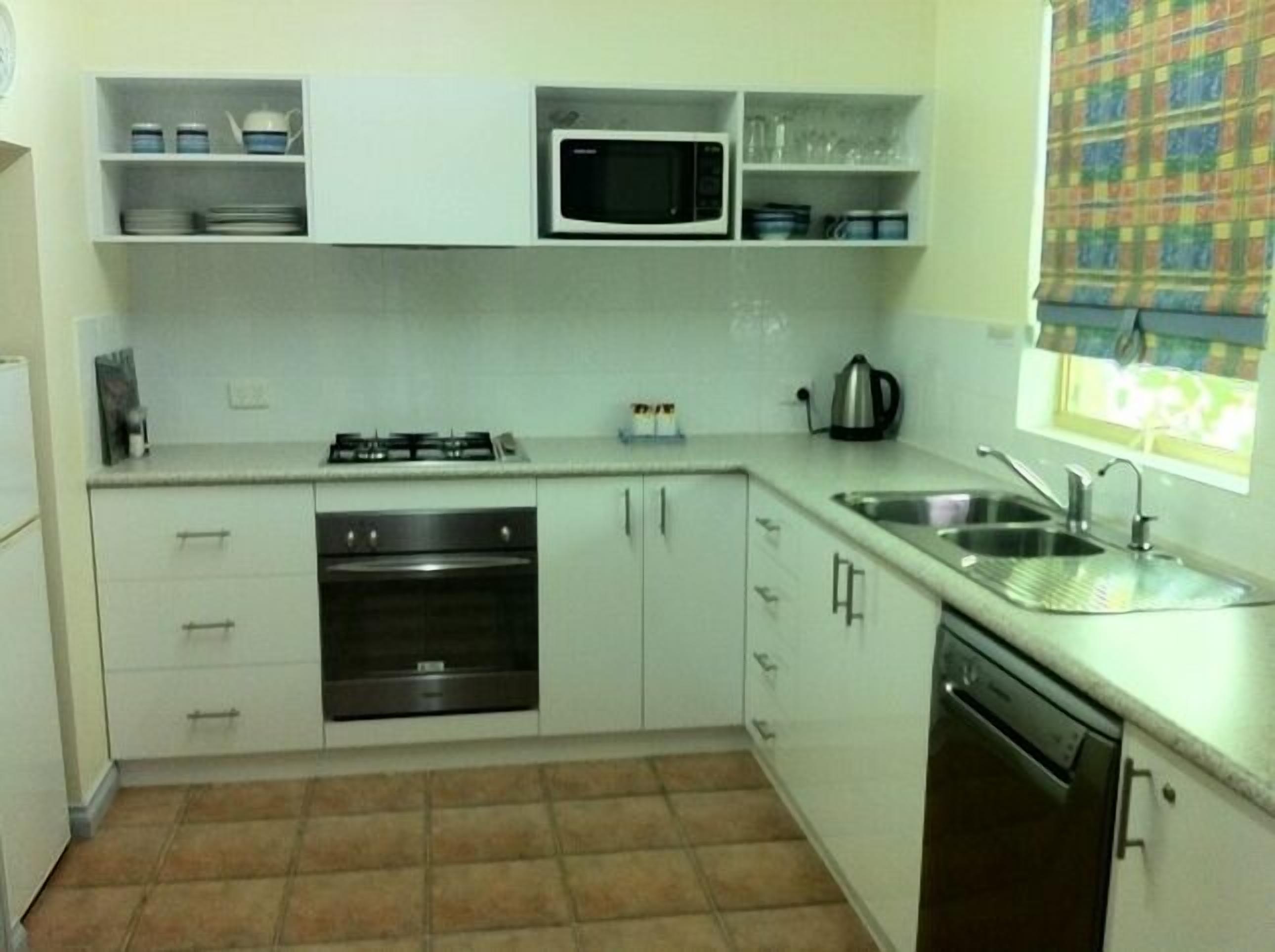 Balneaire Seven - Middleton Beach cafe strip