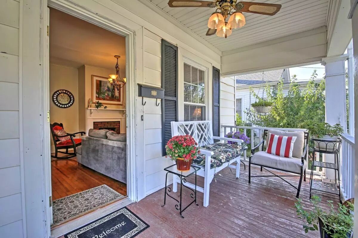 A Cozy Pet Friendly close to Downtown 4.4 miles to Duke Hospital 