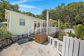 Exterior - Waterfront Cottage - Beach and Dockage! Open Water Views! (Key Largo)
