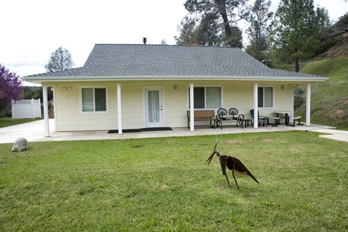 Yosemite Country Cottage~Private~Quiet~Star Gazing~Non-smokers/vapers~No animals