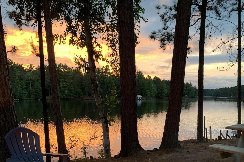20% Fall Discount! Eagle River Chain Cottage