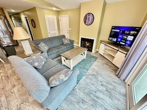 TV, fireplace, DVD player, stereo - Shore Thing, 100 Steps to the Beach, Boardwalk and Sand, BBQ, WiFi (Wildwood)