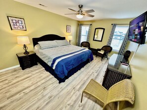 3 bedrooms, iron/ironing board, free WiFi, bed sheets - Shore Thing, 100 Steps to the Beach, Boardwalk and Sand, BBQ, WiFi (Wildwood)