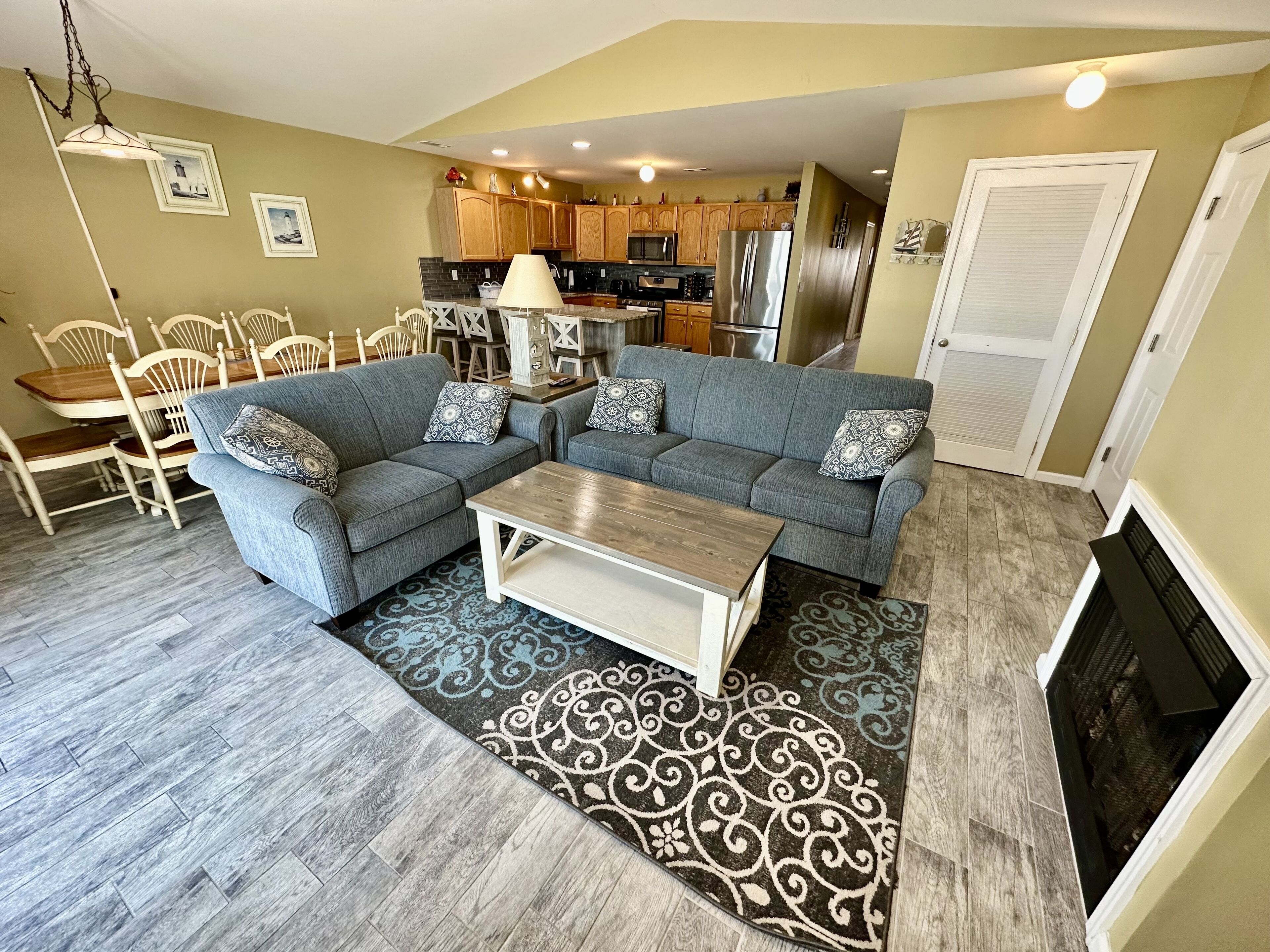 Shore Thing, 100 Steps to the Beach, Boardwalk and Sand, BBQ, WiFi