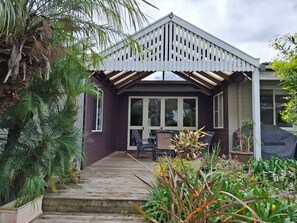 Exterior - Lucy's Escape - Amazing garden oasis, fully secure for dogs (Culburra Beach)