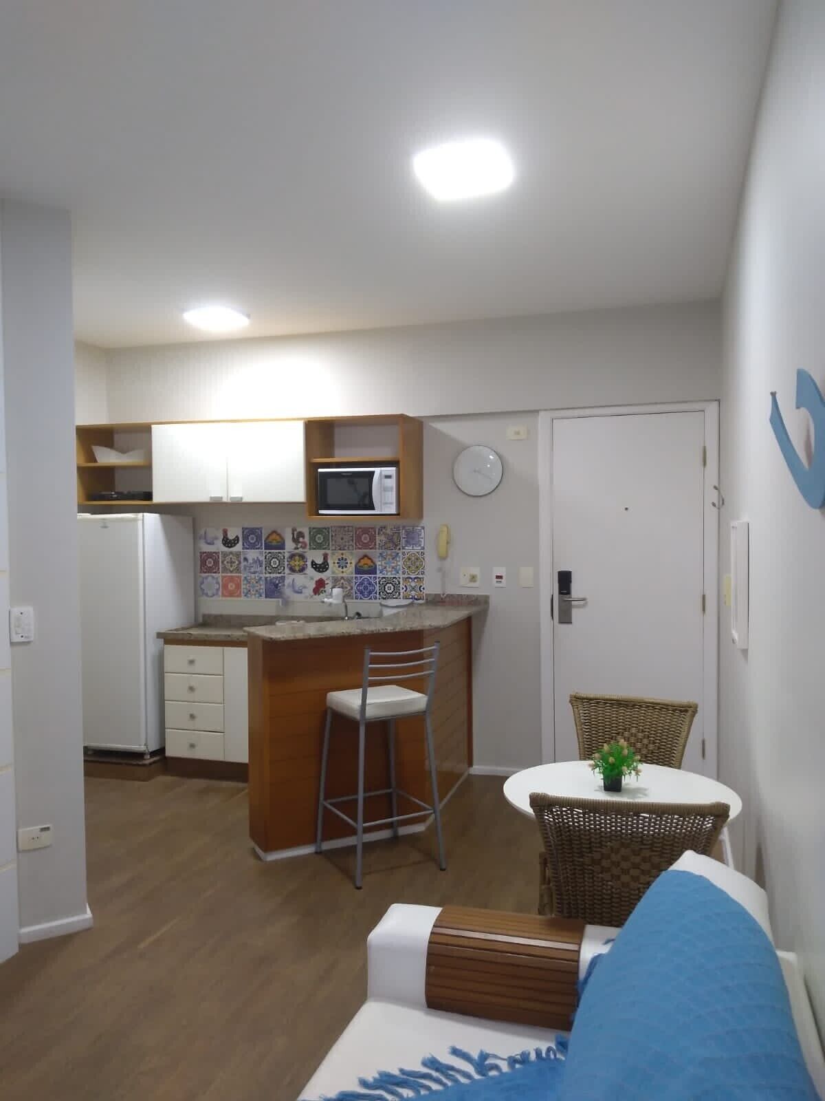 FERIADO RIVIERA LINDO APTO  COM VISTA PARA O MAR . mande mensagem antes