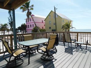 Unclassified image, 4 of 23, button