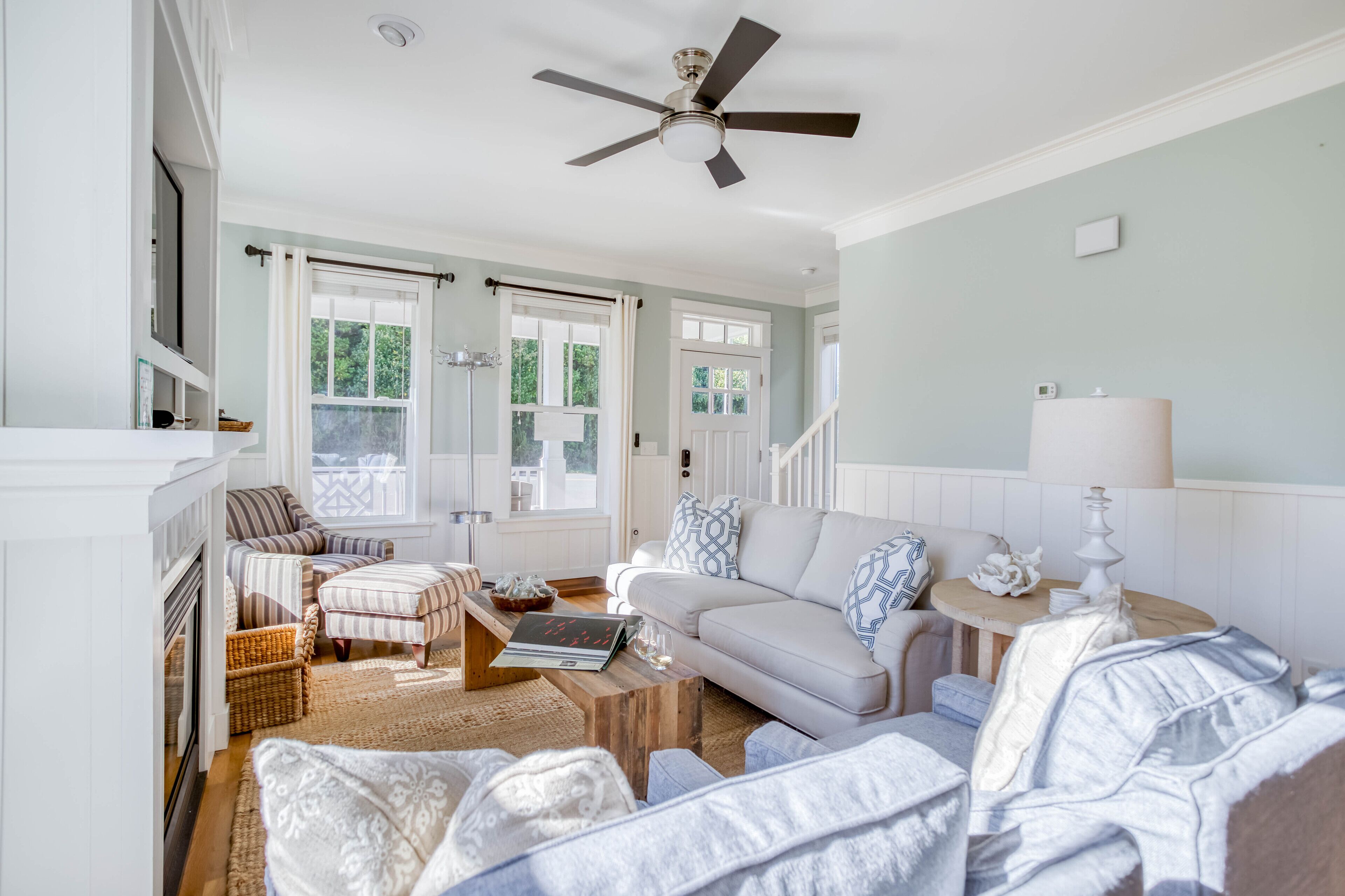 Elegant Olivia Beach 3-Story has Two Living Spaces, Ocean & Park Views!