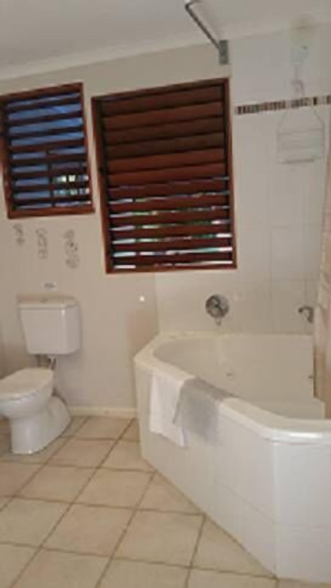 Trinity Beach for Families and couples — image 12