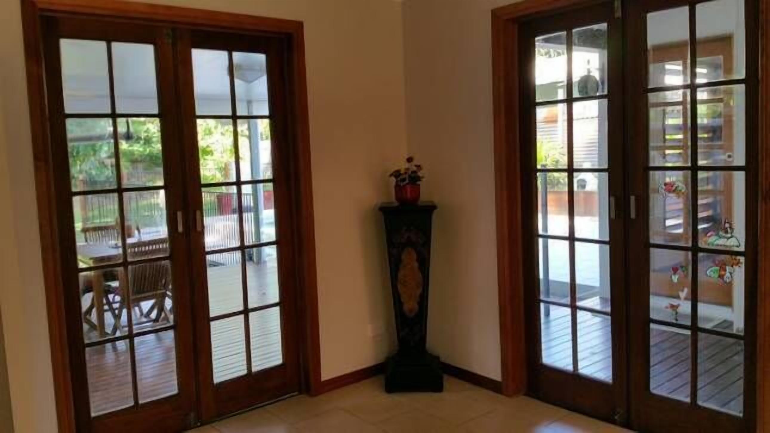 Trinity Beach for Families and couples — image 21