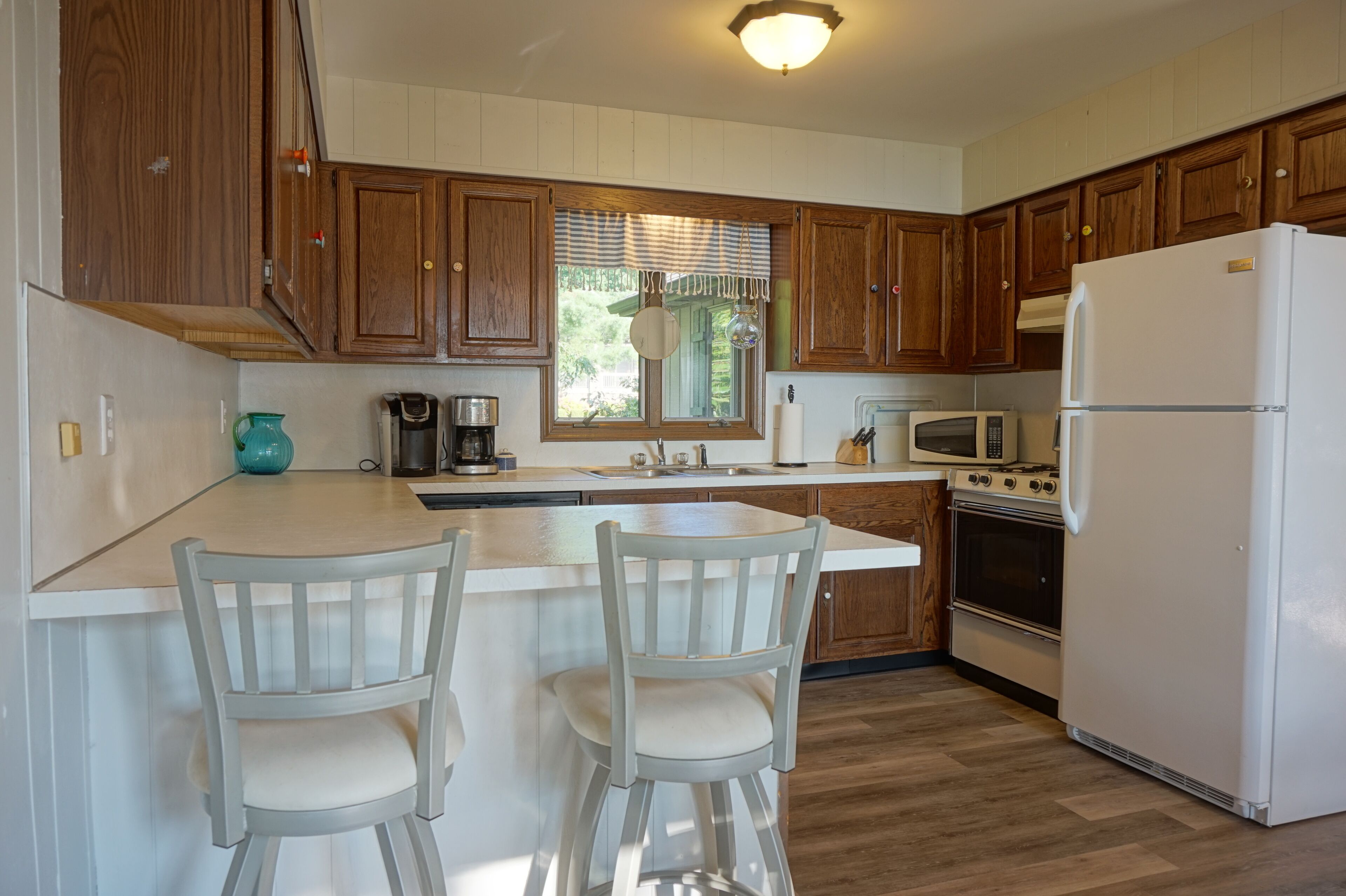 Lake house with private sandy beach on Hutchins Lake!