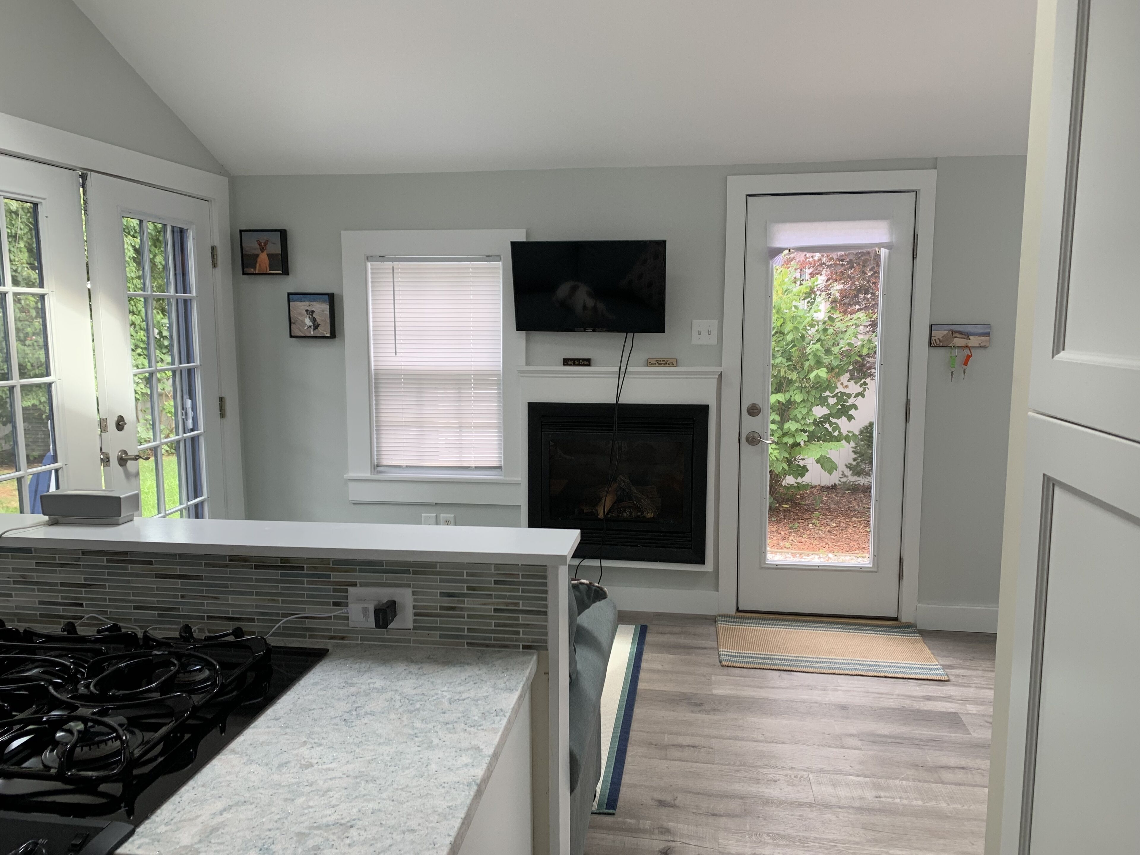 Beautiful Free-Standing Cottage, In The Heart of Provincetown. 