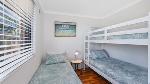 2 bedrooms, iron/ironing board, bed sheets