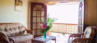 Impresionante apartamento con vista al mar con brisa constante del mar 