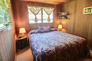 3 bedrooms, iron/ironing board, free WiFi, bed sheets - Short walk 2 Hanalei Bay, beach and town, w/AC in bed rooms (Hanalei)