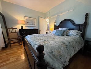 5 عدّة غرف نوم ومكواة/لوح كي وواي فاي مجانًا وملاءات أسرّة