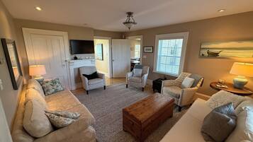 Télévision, lecteur de DVD, livres