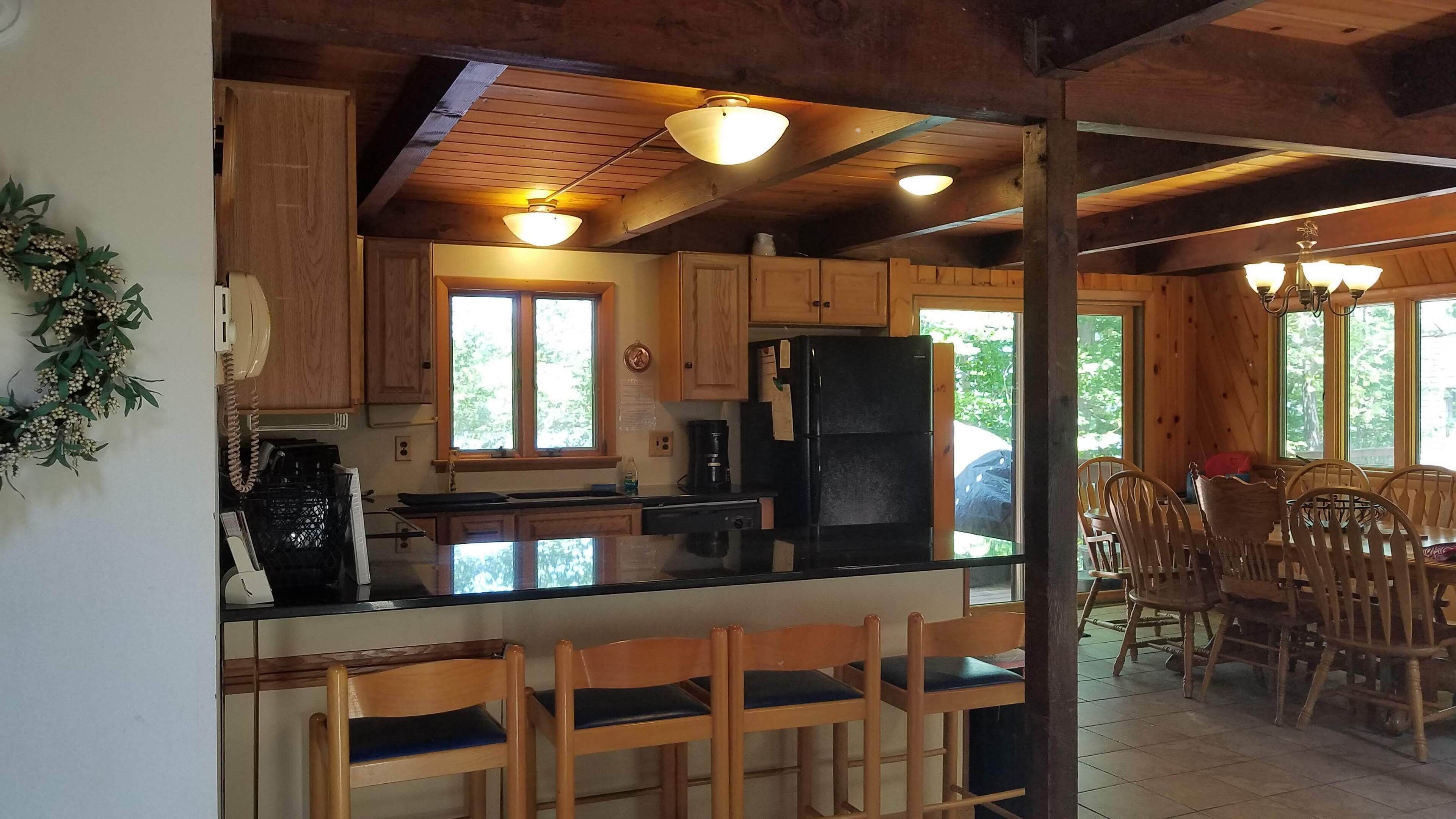 5 Bedrooms, 3 Decks, Private Dock, Pool Table, Foosball Family Charmer