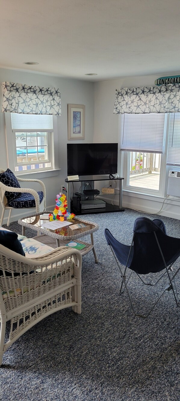 Smart TV, DVD player