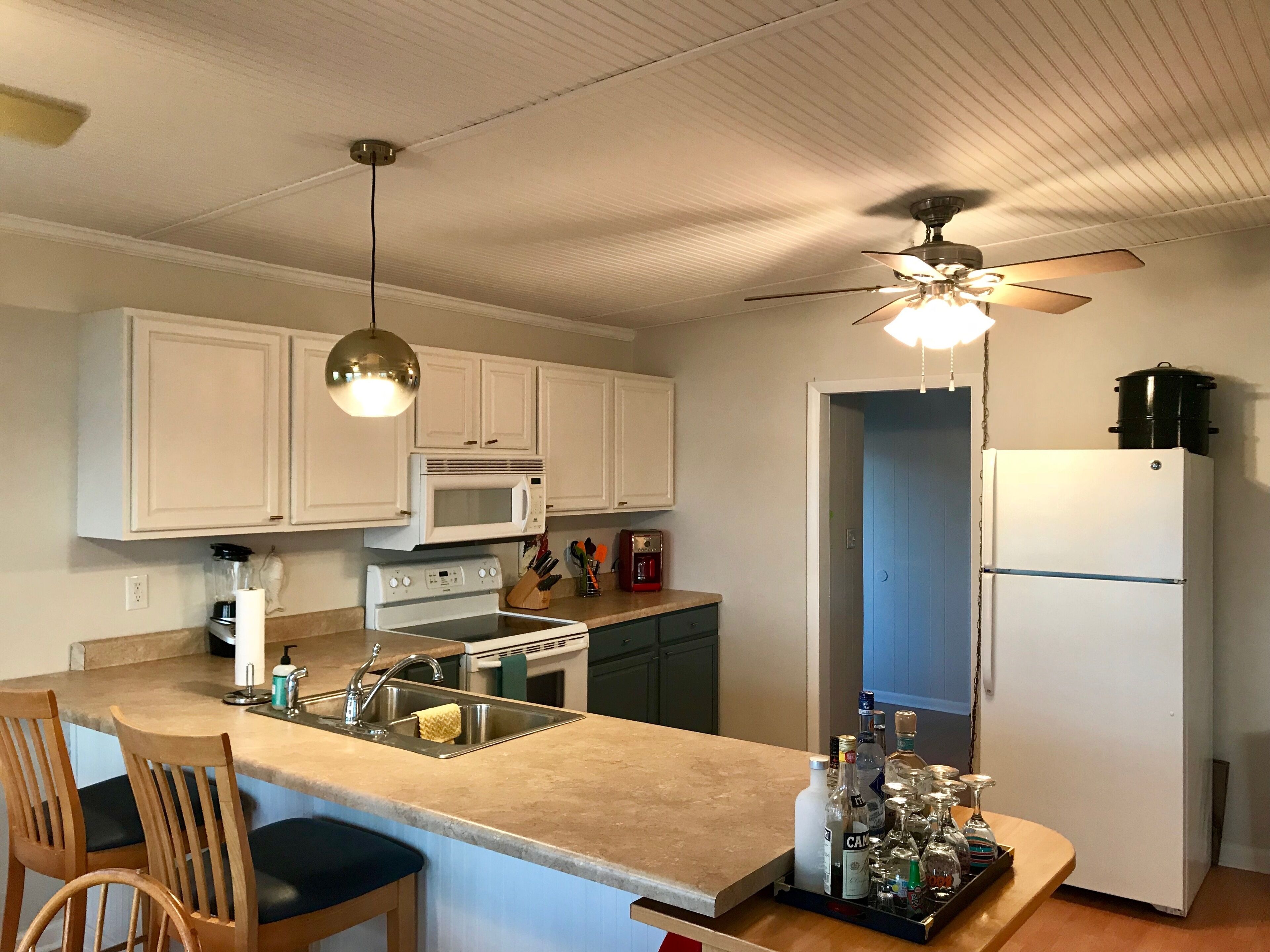  Waterfront- Bring your Kayaks & Fishing Poles!