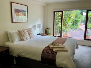 3 dormitoris, planxa i posts de planxar, wifi i roba de llit 