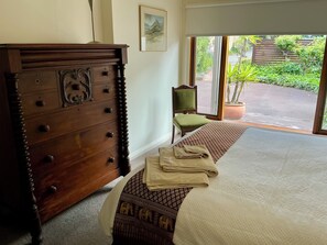 3 habitaciones, tabla de planchar con plancha, wifi y ropa de cama