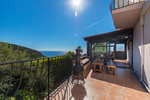 Lovely, relaxing home overlooking the Mediterranean Sea, option: boat for rent