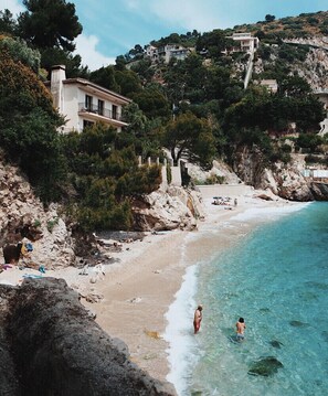 Beach towels - Lovely, relaxing home overlooking the Mediterranean Sea, option: boat for rent (Èze)