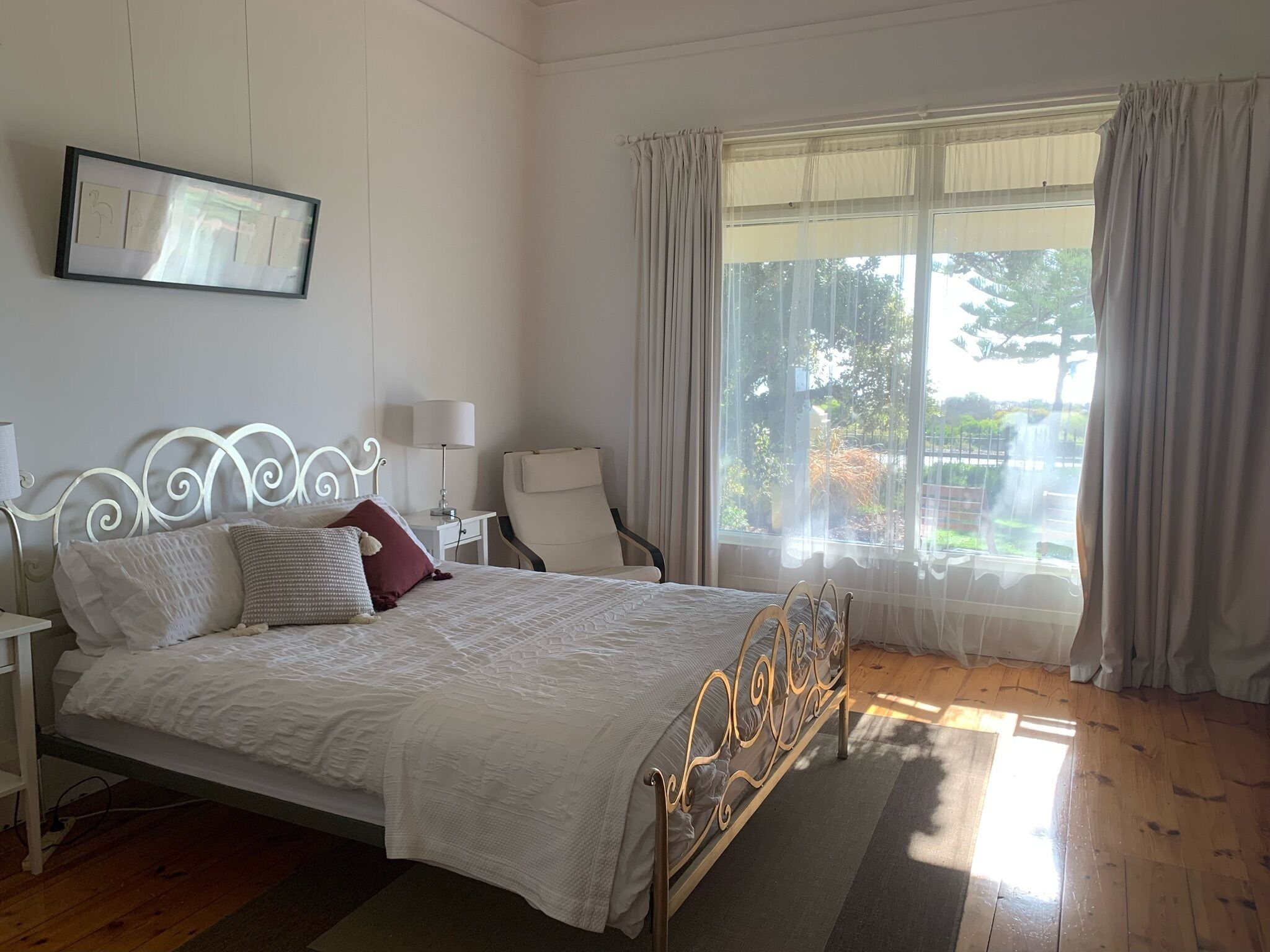 4 bedrooms, iron/ironing board, travel cot, free WiFi