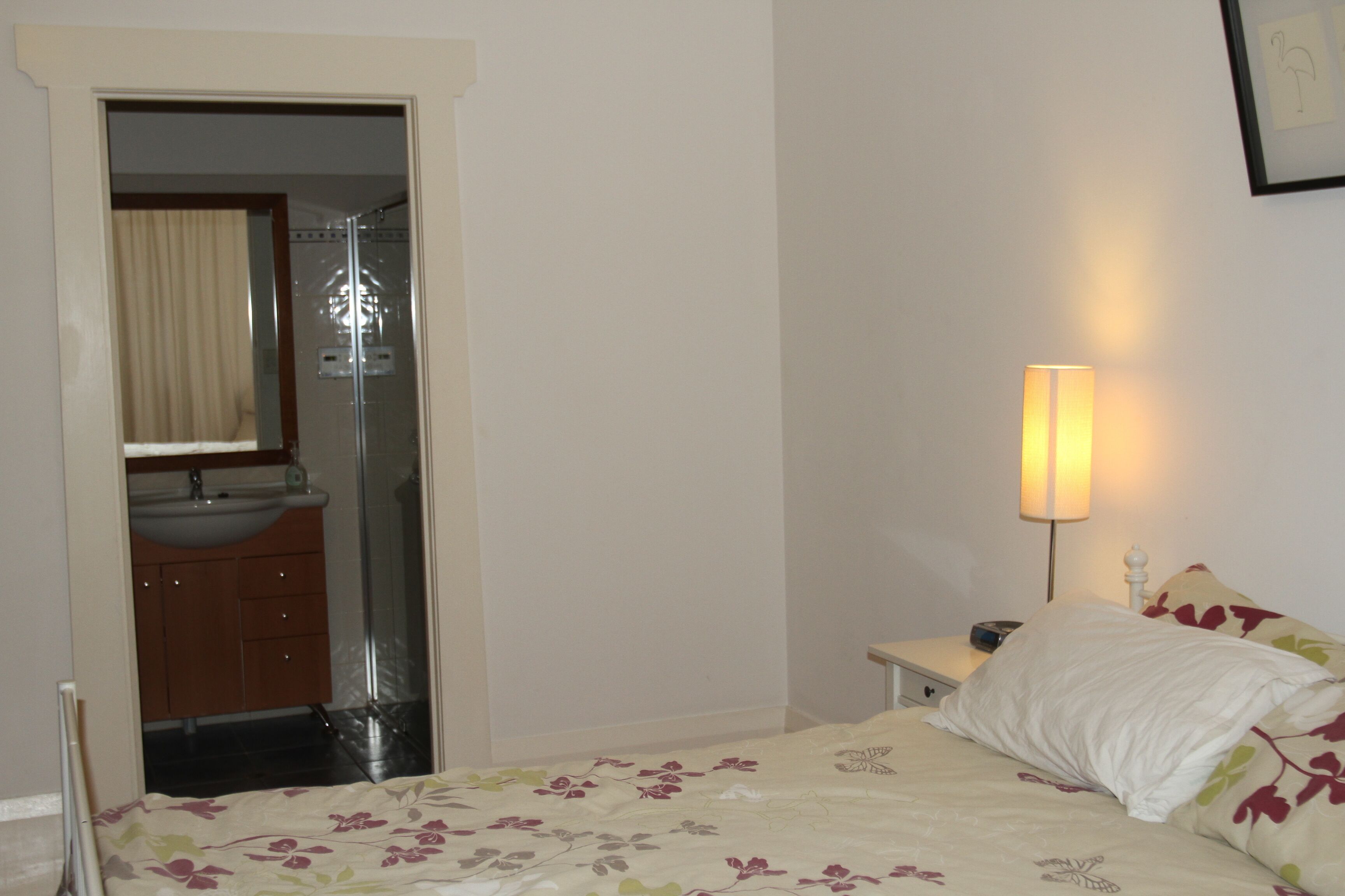 Esplanade Beach House with beautiful sea views — image 18