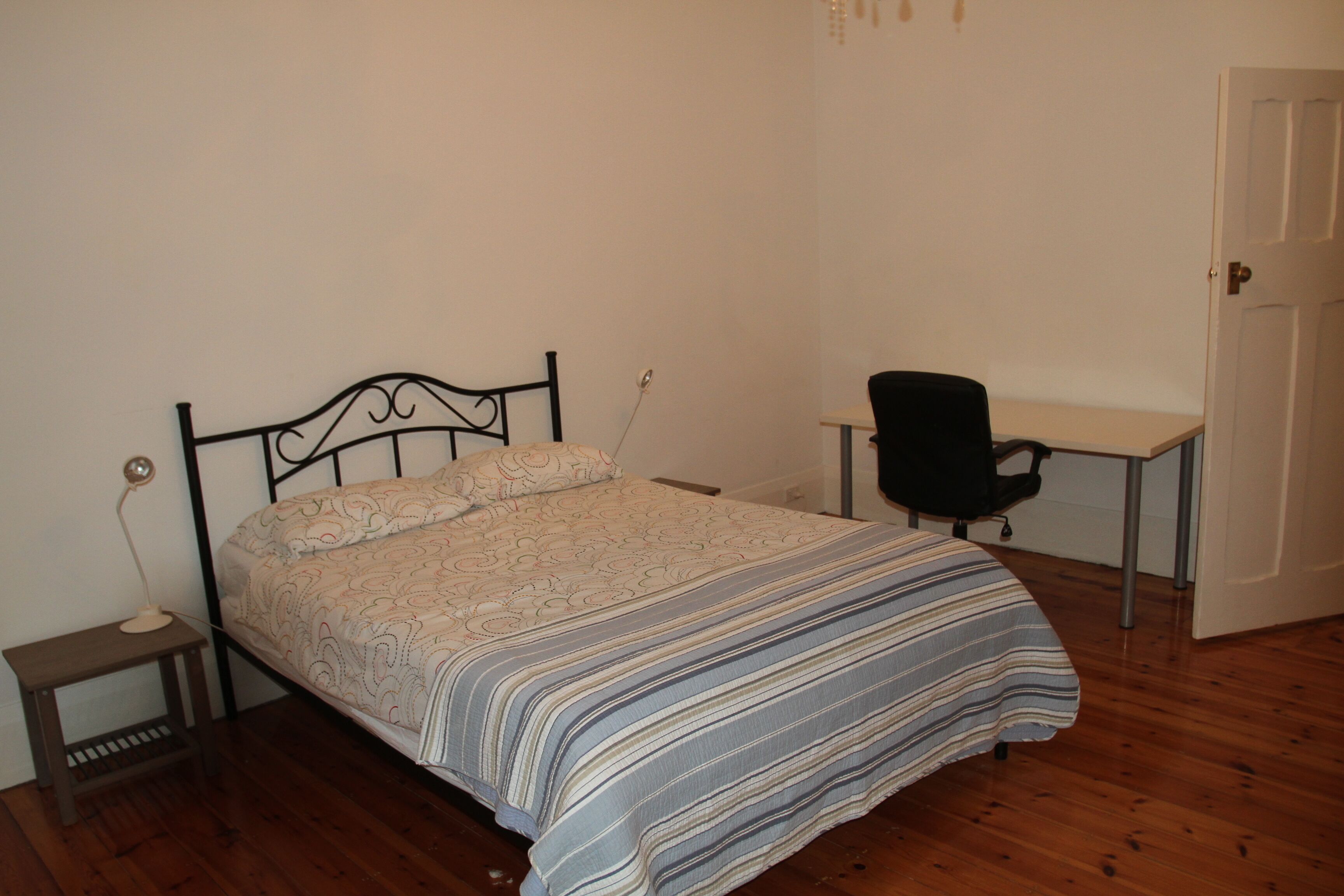 Esplanade Beach House with beautiful sea views — image 22