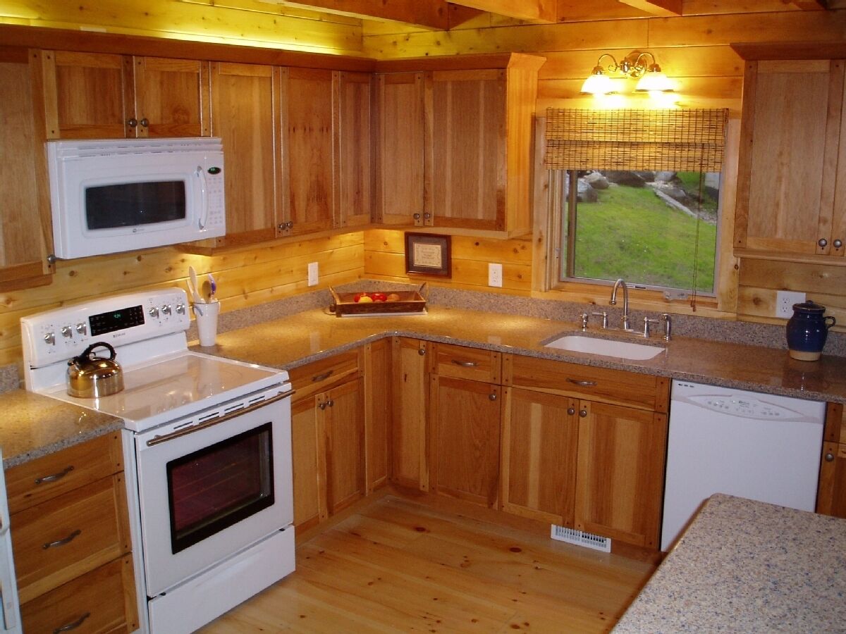 New Lakefront Log Home